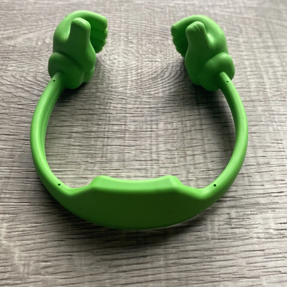 Flexible cell phone holder